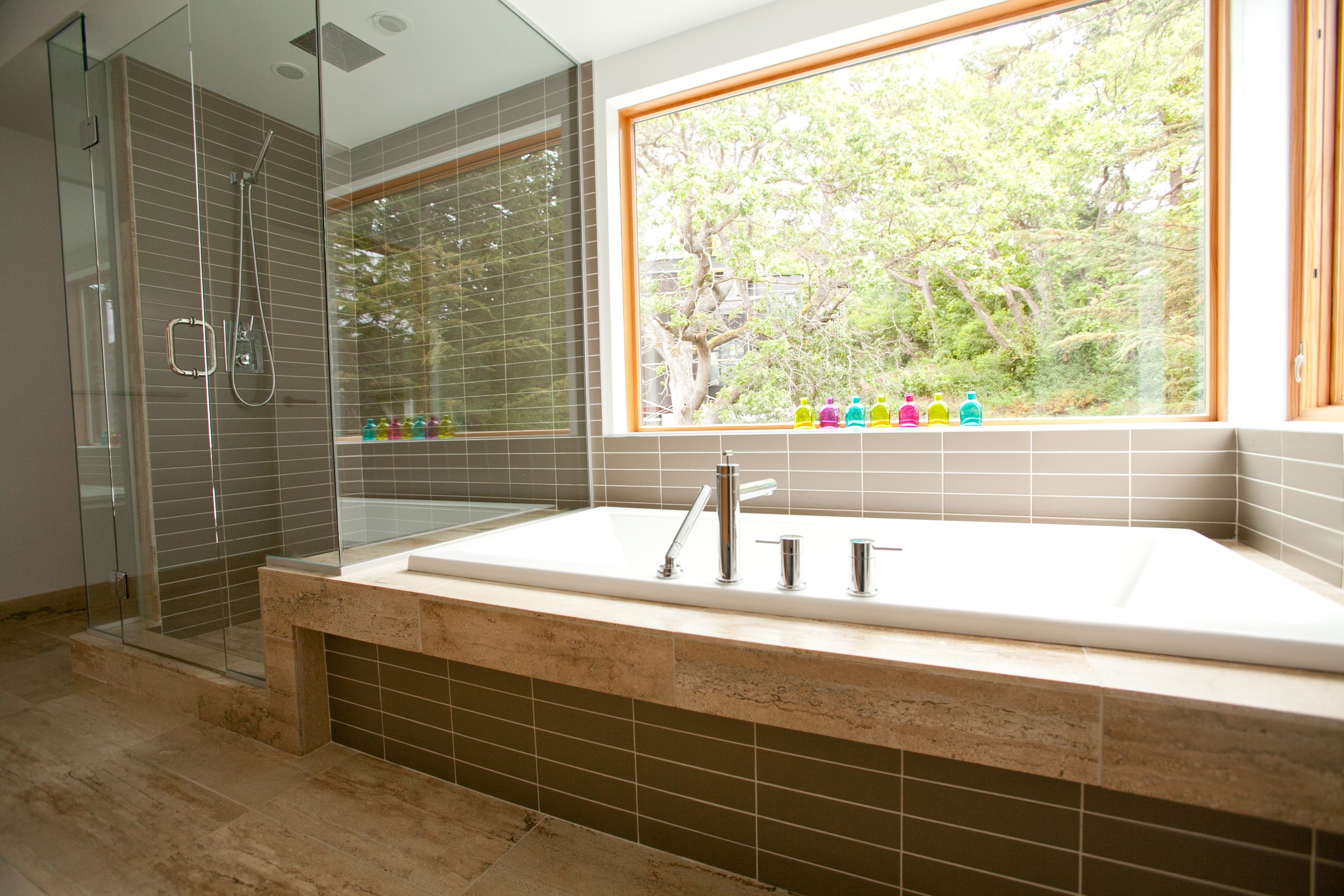 Bathroom remodeling materials and finishes